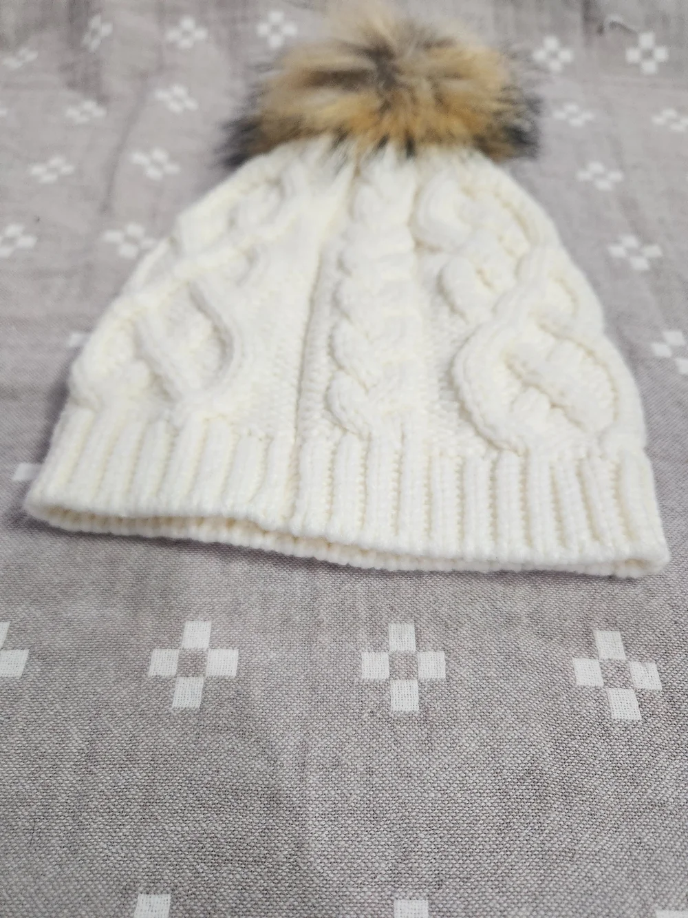 J. Crew Cream Cable-Knit Beanie with Brown Faux-Fur Pom adults one size ag533